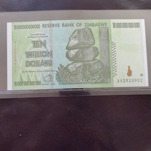 Reserve Bank Of Zimbabwe "10 trillion dollar note!